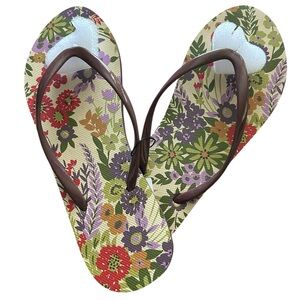 Vera Bradley Essential Evening Garden White Flip Flops Med 7-8